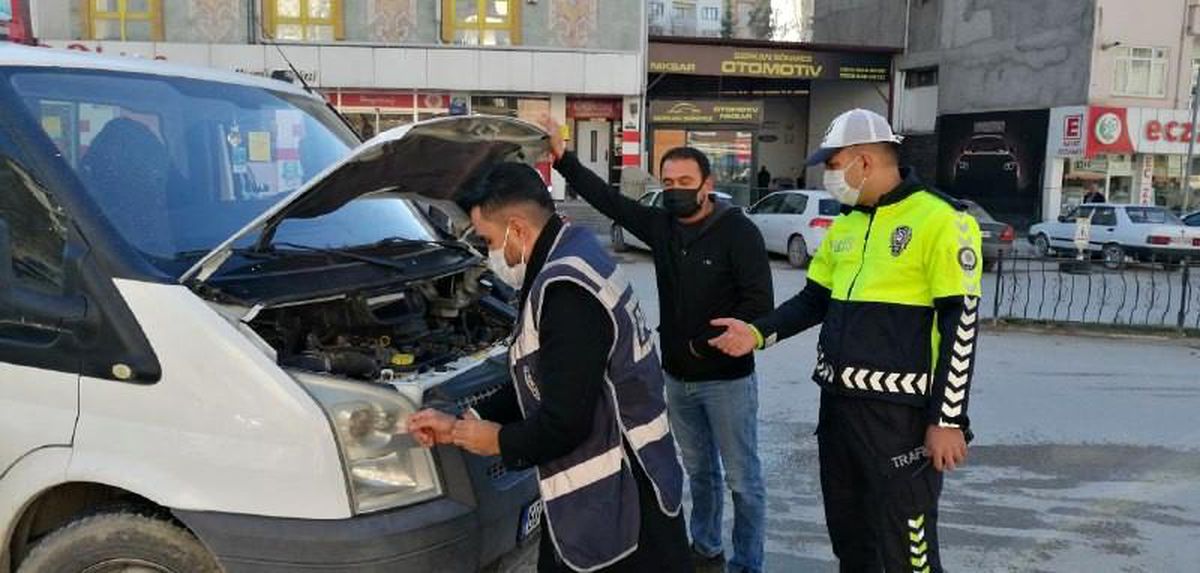 Son dakika haberi... Yavru kediyi polisler kurtardı