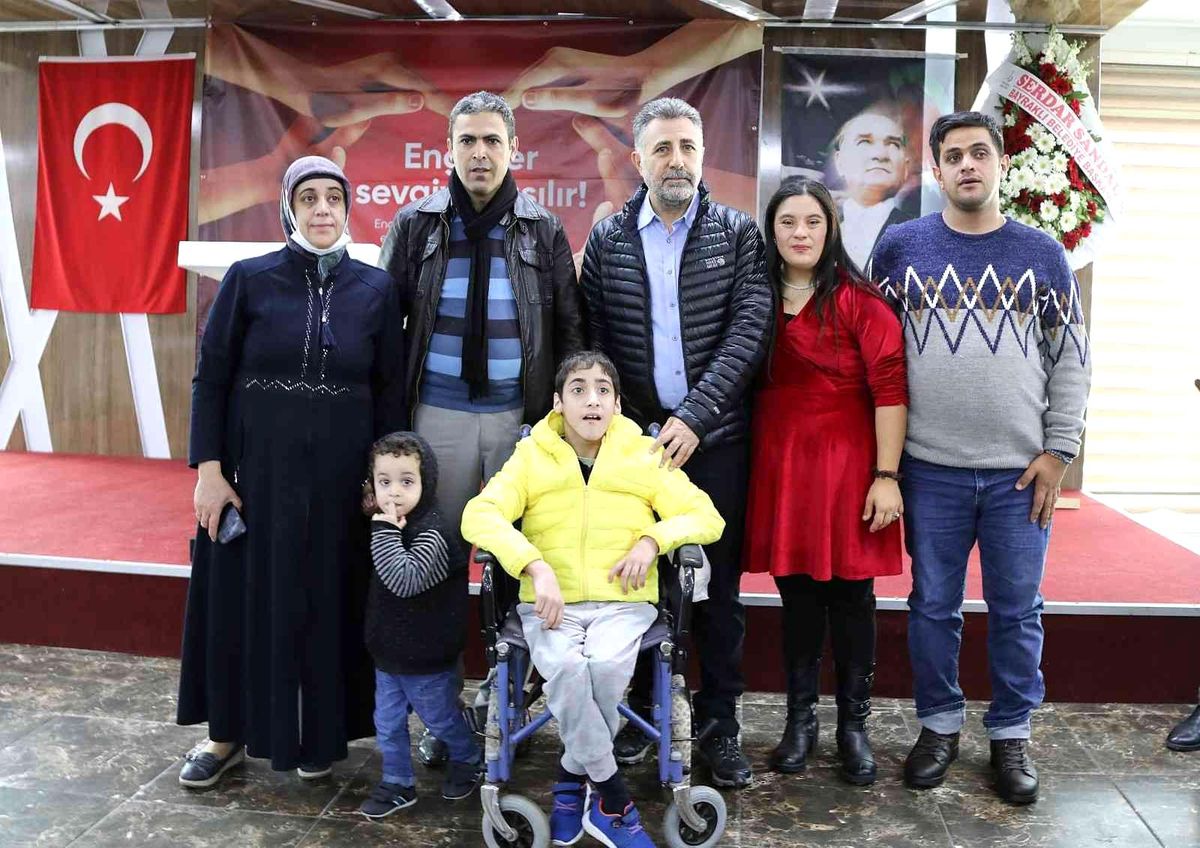Başkan Sandal: "Asla yalnız değilsiniz"