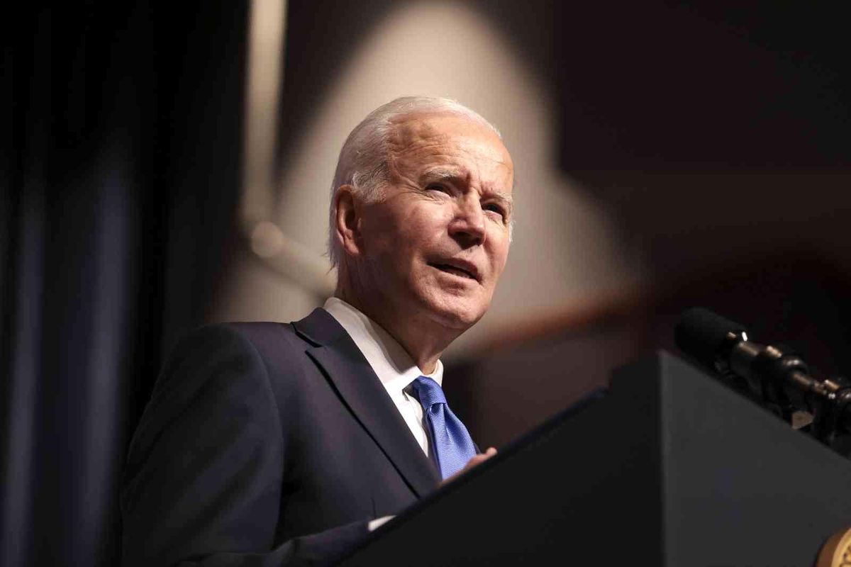 Biden: "Putin\'in daha ileri gitmesini zorlaştırmak için atılacak adımları değerlendiriyorum"