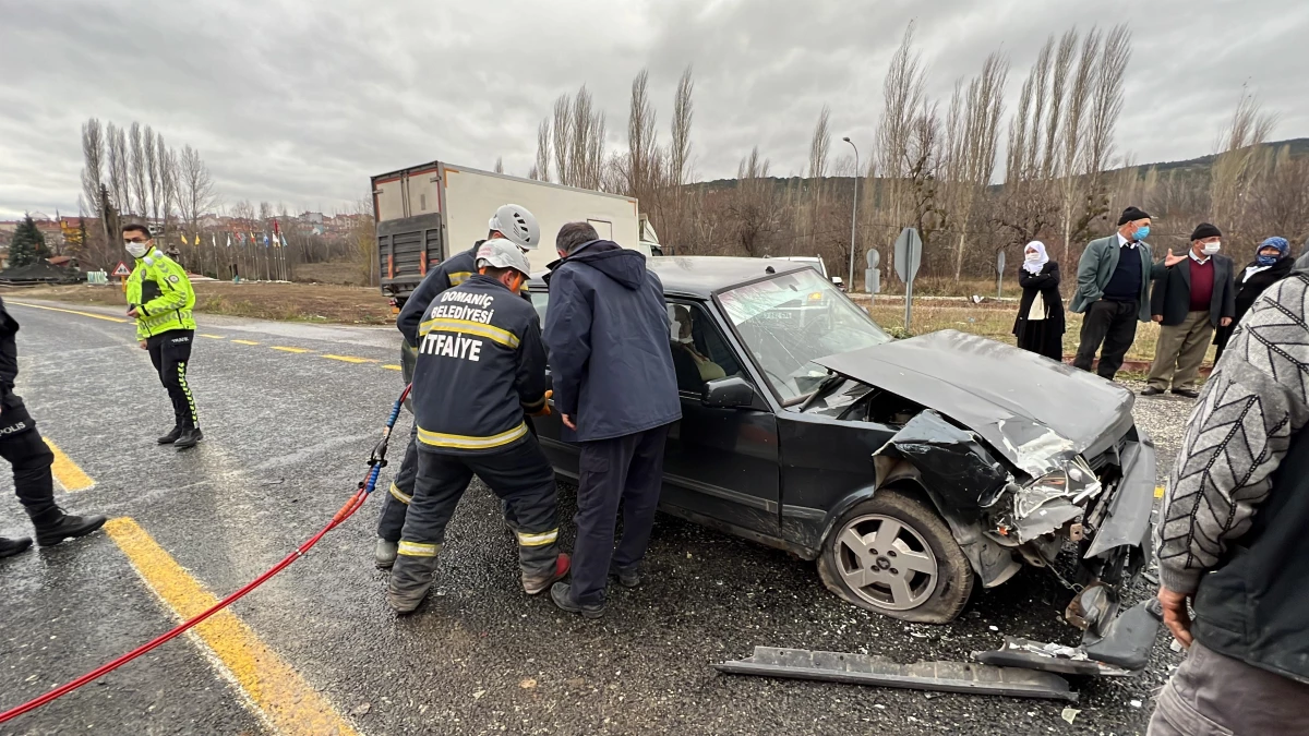 Son dakika: Domaniç\'teki trafik kazasında 1 kişi yaralandı