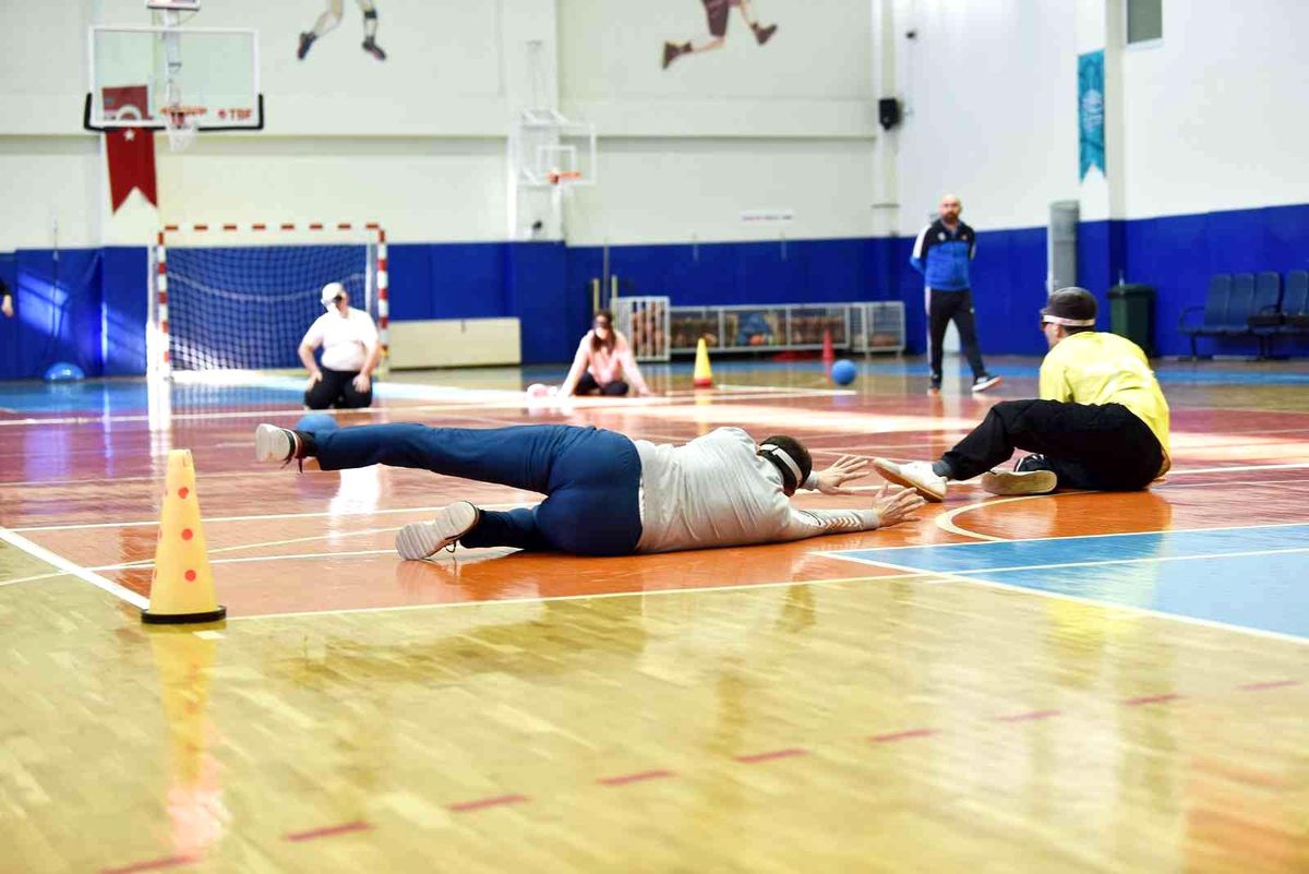 Empati için sahada buluştular