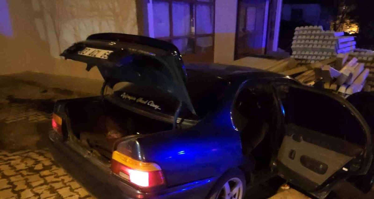 Son dakika 3. sayfa: Erken terhis olan Afyonkarahisarlı asker trafik kazasında hayatını kaybetti