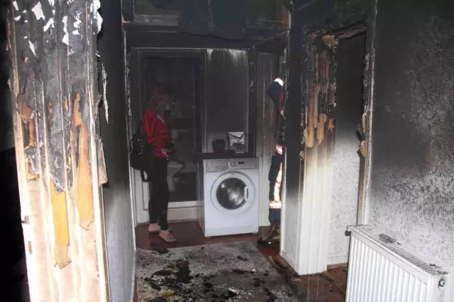 Eski sevgilisinin evini benzin döküp ateşe verdi: 1'i çocuk 3 kişi balkondan atlayarak canını kurtardı Eski sevgilisinin evini benzin döküp ateşe verdi: 1'i çocuk 3 kişi balkondan atlayarak canını kurtardı