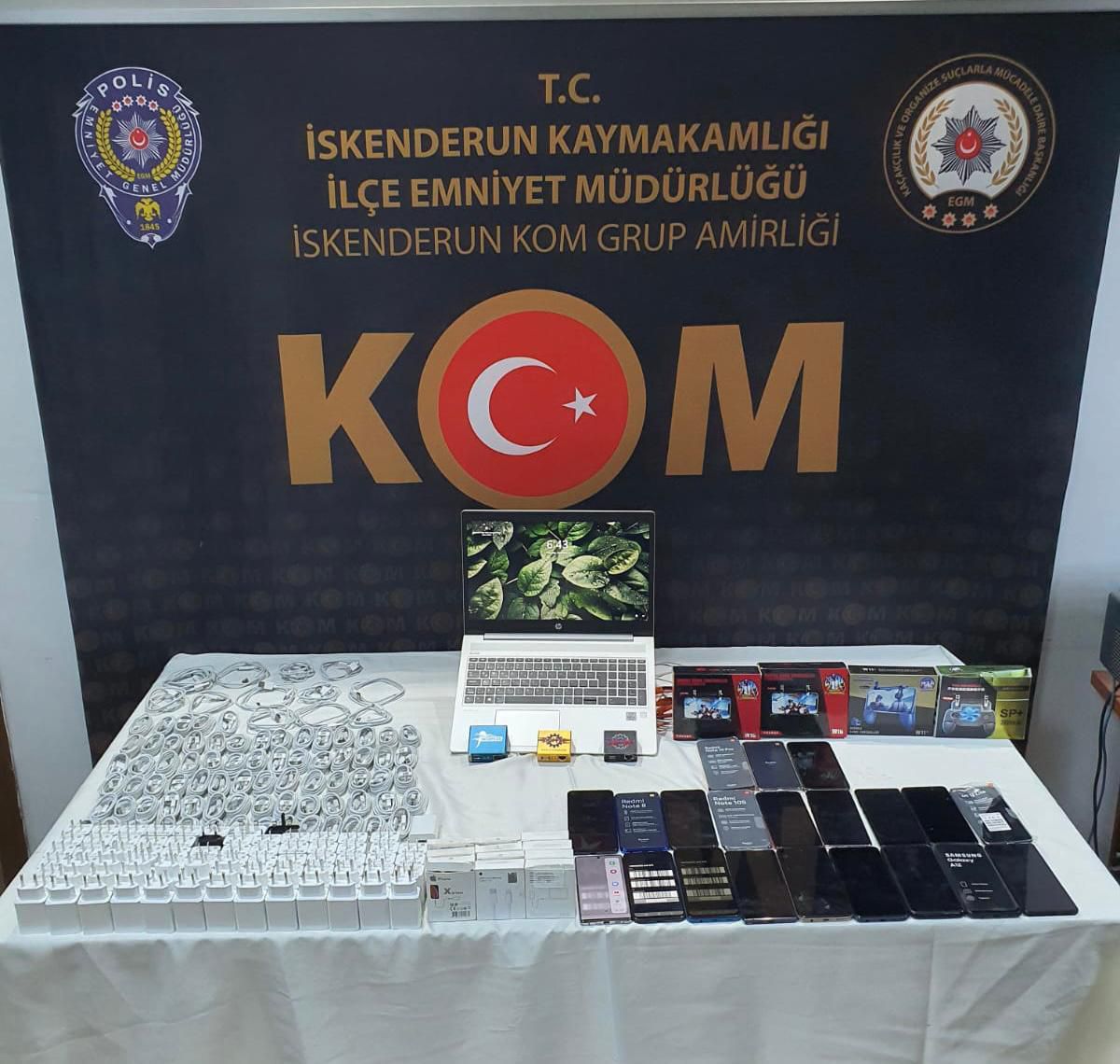 Hatay\'da 21 gümrük kaçağı cep telefonu ele geçirildi