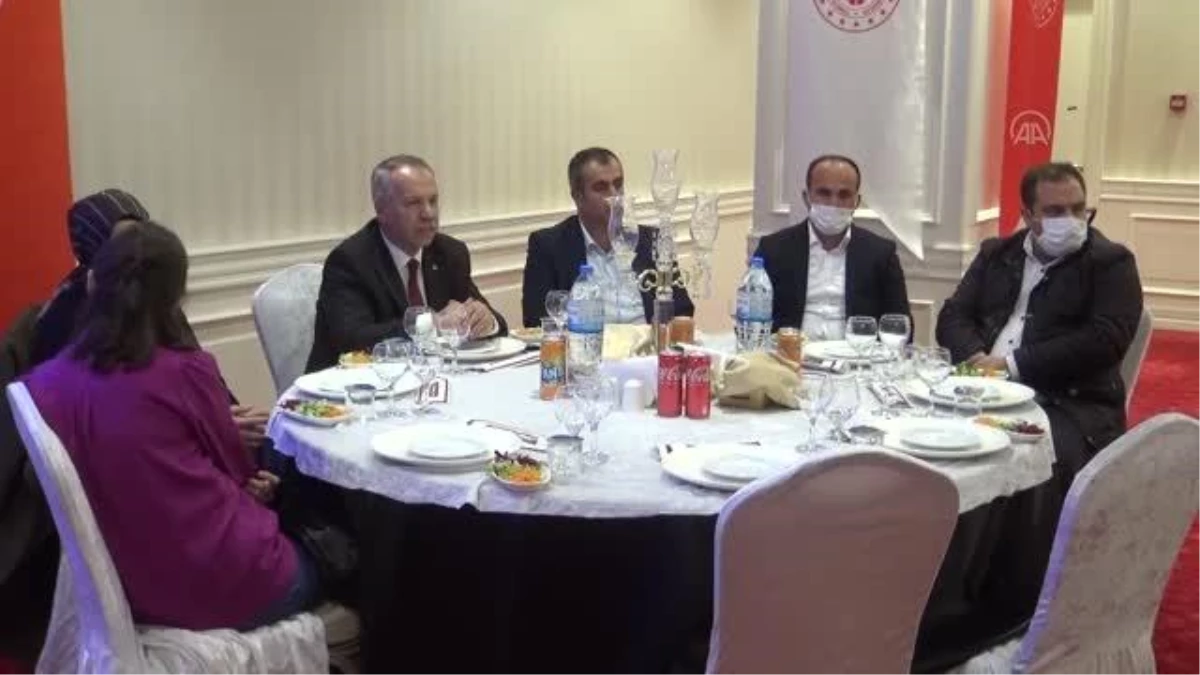 KAHRAMANMARAŞ - AK Parti Grup Başkanvekili Mahir Ünal Kahramanmaraş\'ta konuştu