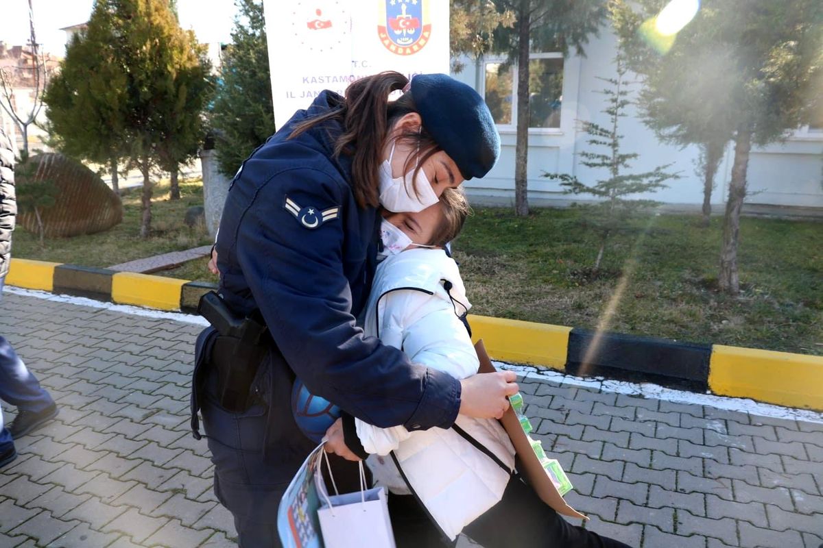 Son dakika: Kastamonu\'da jandarma engellileri unutmadı