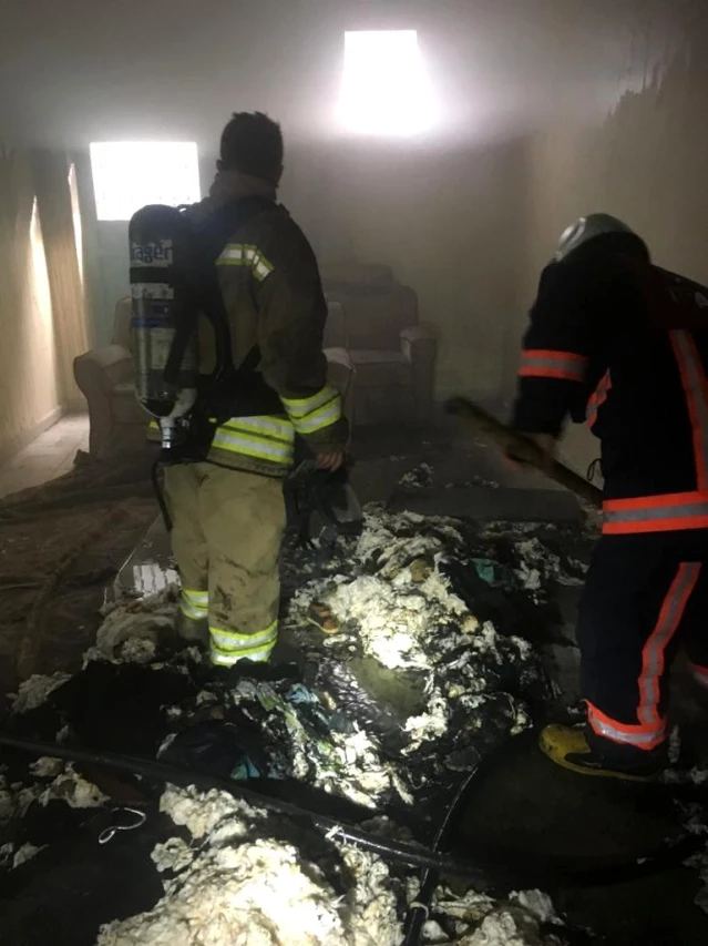 Mardin'de bir ev yangın sonucu kullanılamaz hale geldi