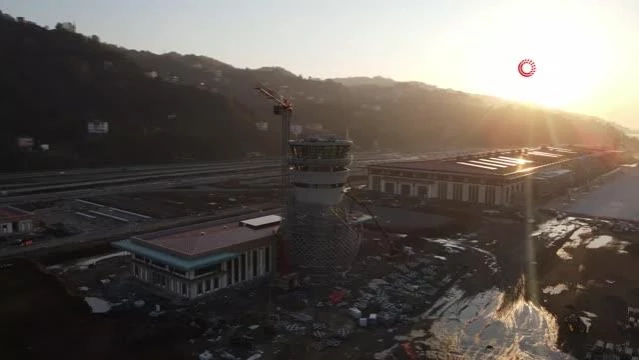 Rize-Artvin Havalimanı projesinin inşaat çalışmaları hız kesmeden devam ediyor