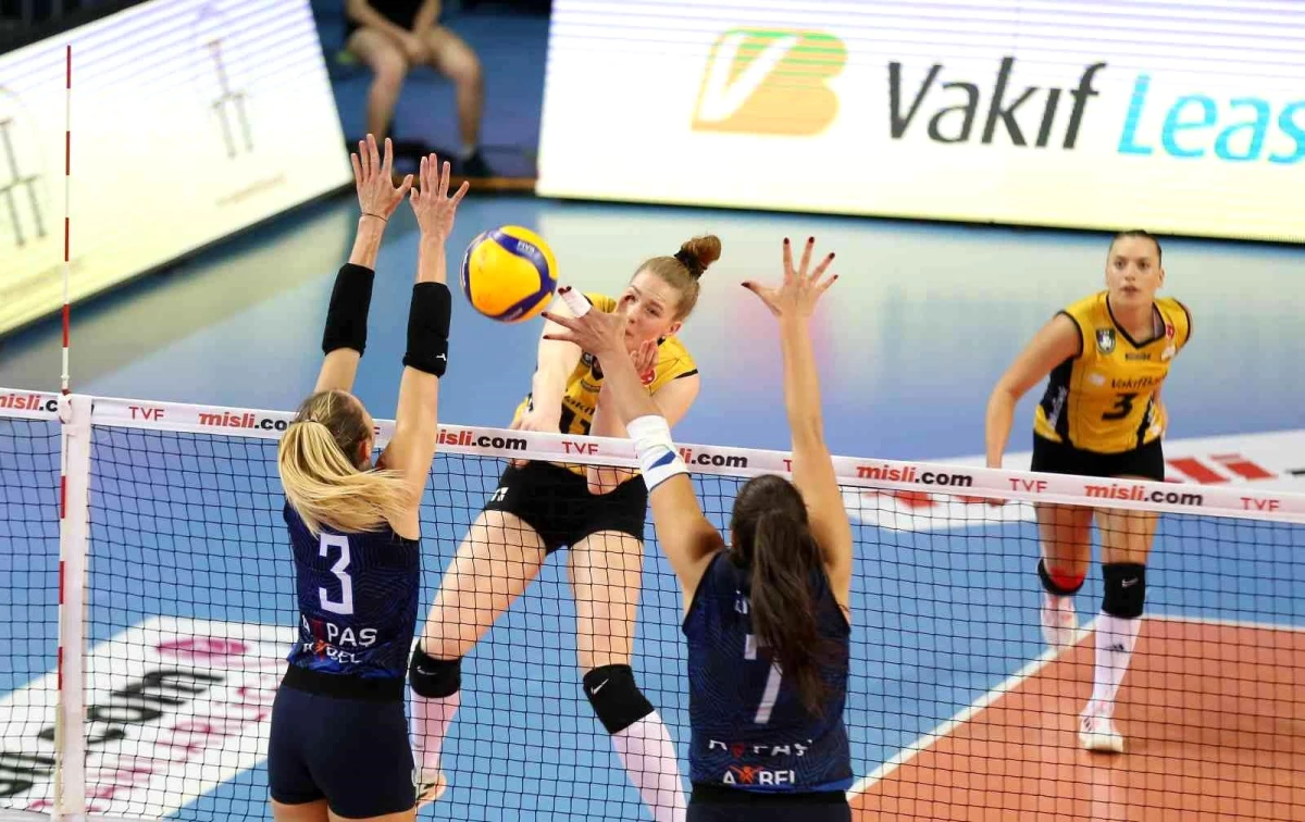 VakıfBank, Aydın BŞB\'ye set vermedi