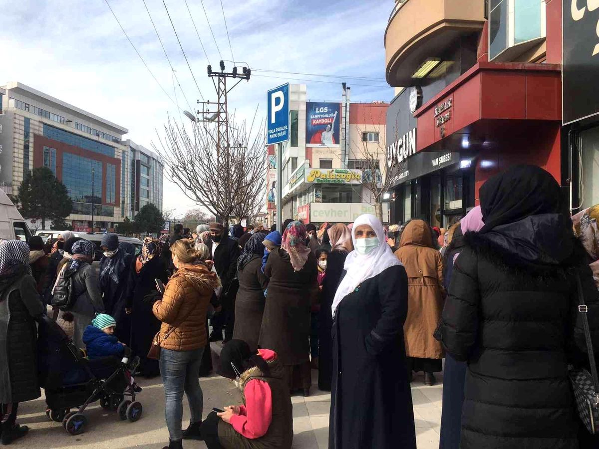 Van\'da Uygun AVM\'de indirim izdihamı