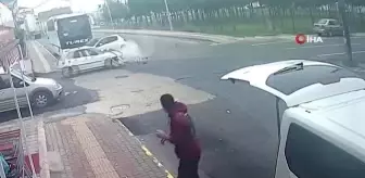 Son dakika 3. sayfa: 2 kişinin yaralandığı trafik kazası kameralarda