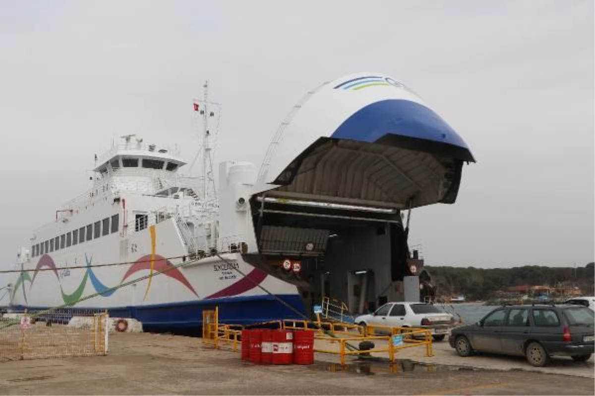 Beklenen fırtına nedeniyle Çanakkale\'den adalara yarınki feribot seferleri iptal