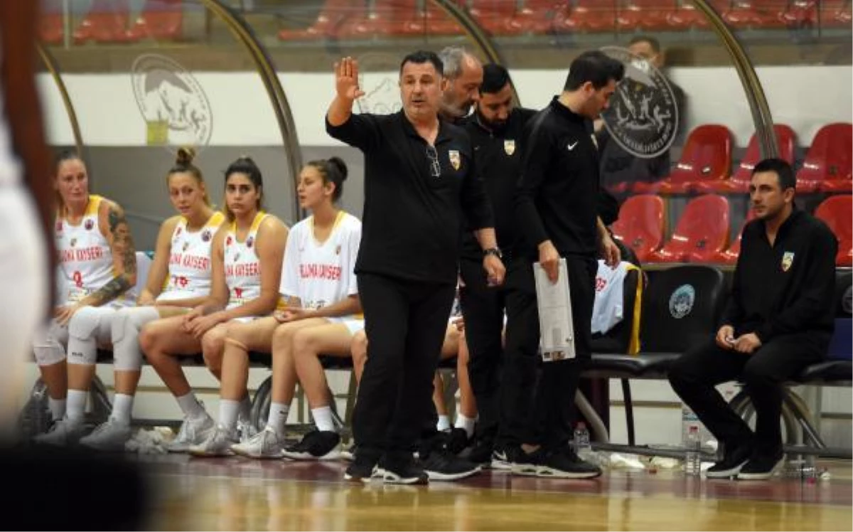 Bellona Kayseri Basketbol\'da Başantrenör Ayhan Avcı istifa etti