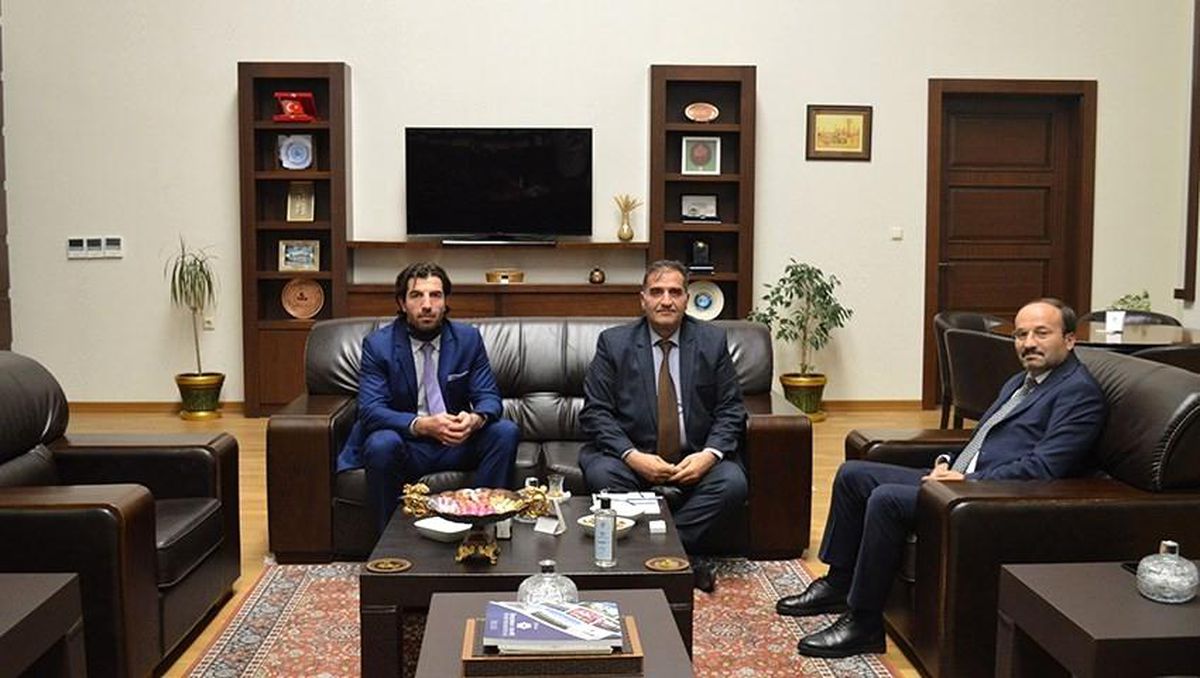 Erzurum Kent Konseyi Engelliler Meclisi Başkanı\'ndan Rektör Çakmak\'a ziyaret