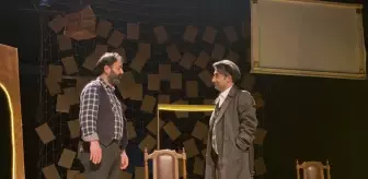 'Hüküm' oyunu Eyüpsultan Kültür Merkezi'nde seyirciyle buluştu