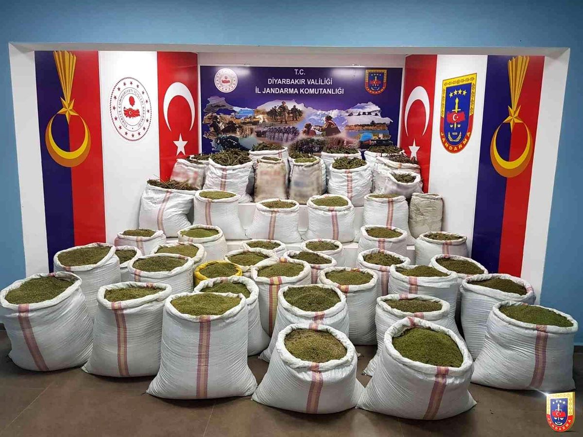 Jandarmadan terörün finans kaynağına darbe
