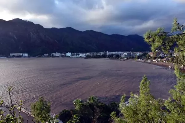 Son dakika haber... Marmaris'te selin zararı gün ağarınca ortaya çıktı