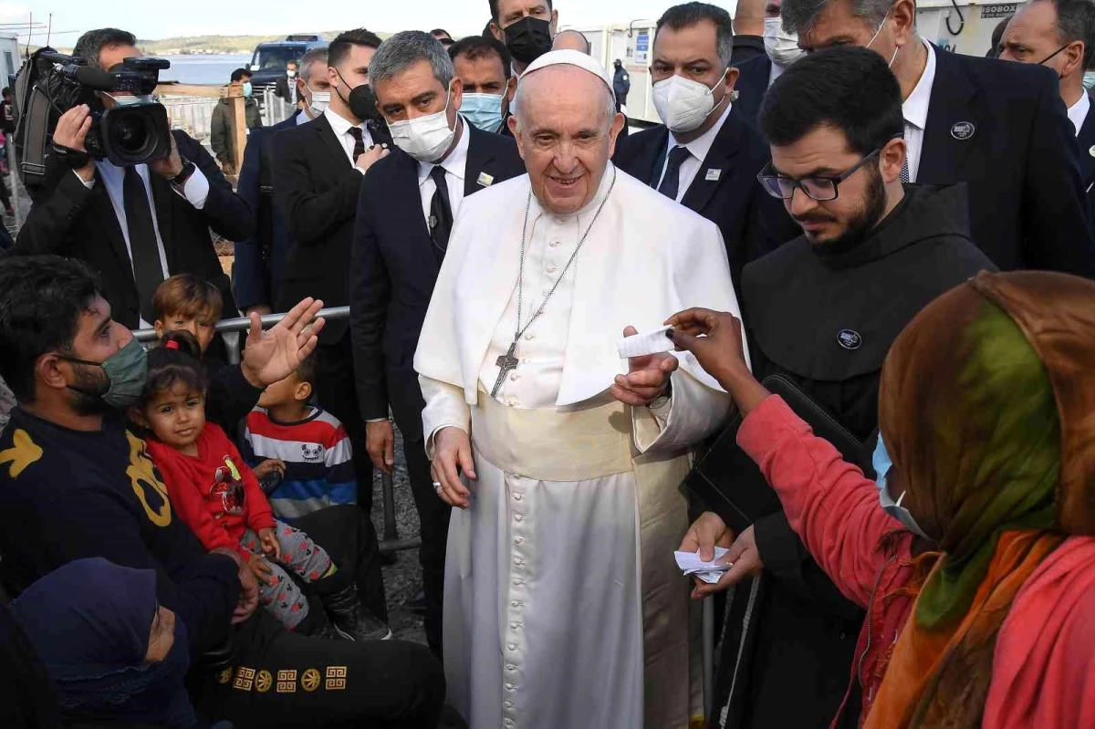 Papa, Avrupa\'da göçmenlere yönelik davranışları kınadı