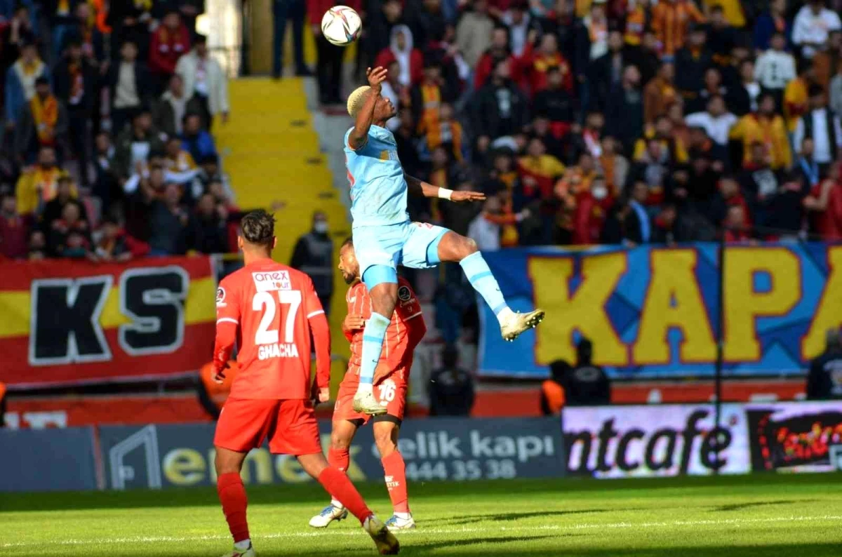 Spor Toto Süper Lig: Kayserispor: 2 F.T. Antalyaspor: 0 (Maç sonucu)