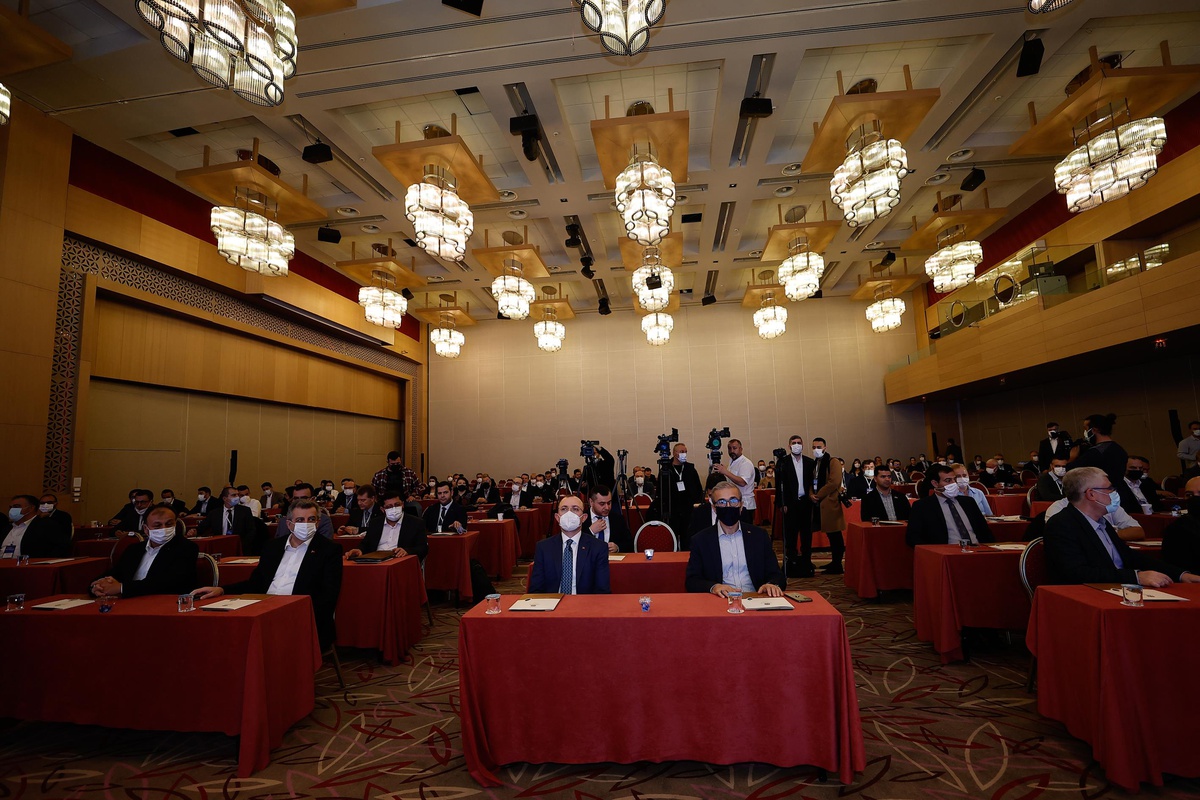Ticaret Bakanı Muş, Savunma ve Havacılık Sanayiinde Küresel Stratejiler Konferansı\'nda Konuştu