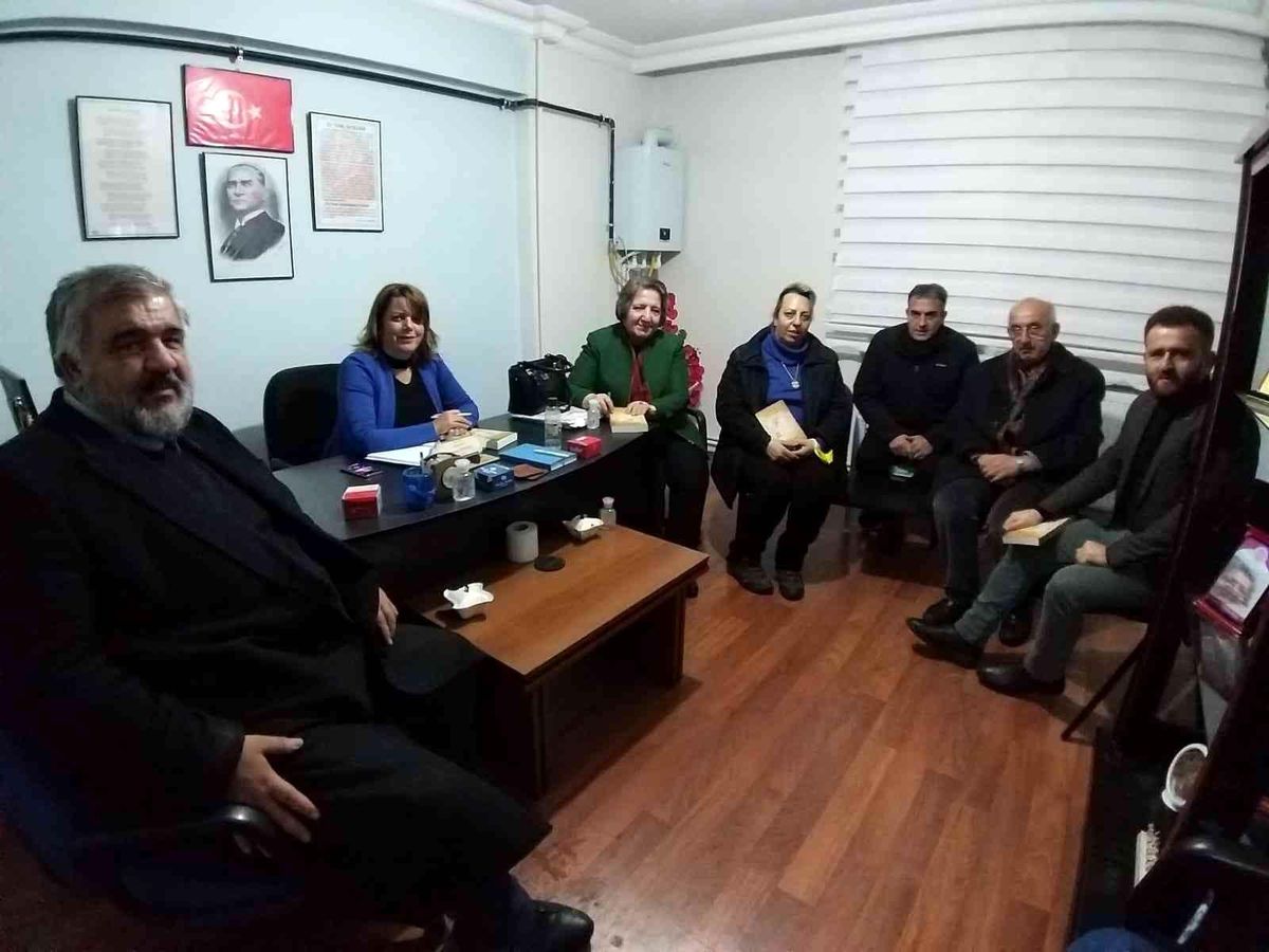 Yazar Ayşe Neslihan Hatunoğlu, babası Kemal Bey\'i anlattı