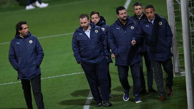Ali Koç herkesi ters köşeye yatırdı! Beşiktaş maçı ve teknik direktör hakkında şaşırtan sözler