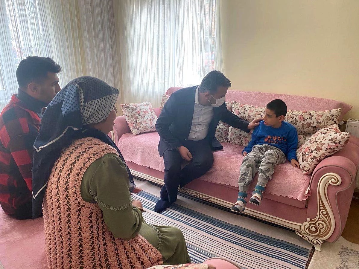 Başkan Çetin\'den hastalara sürpriz ziyaret