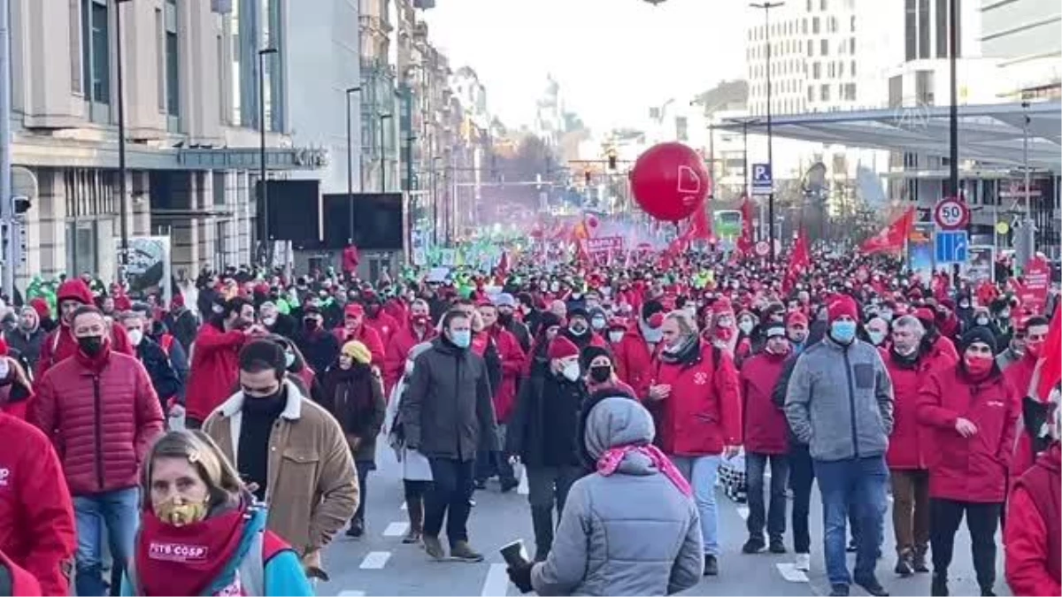 Belçika\'da binlerce işçi hükümeti protesto etti: "Her şey artıyor, ücretlerimiz hariç"