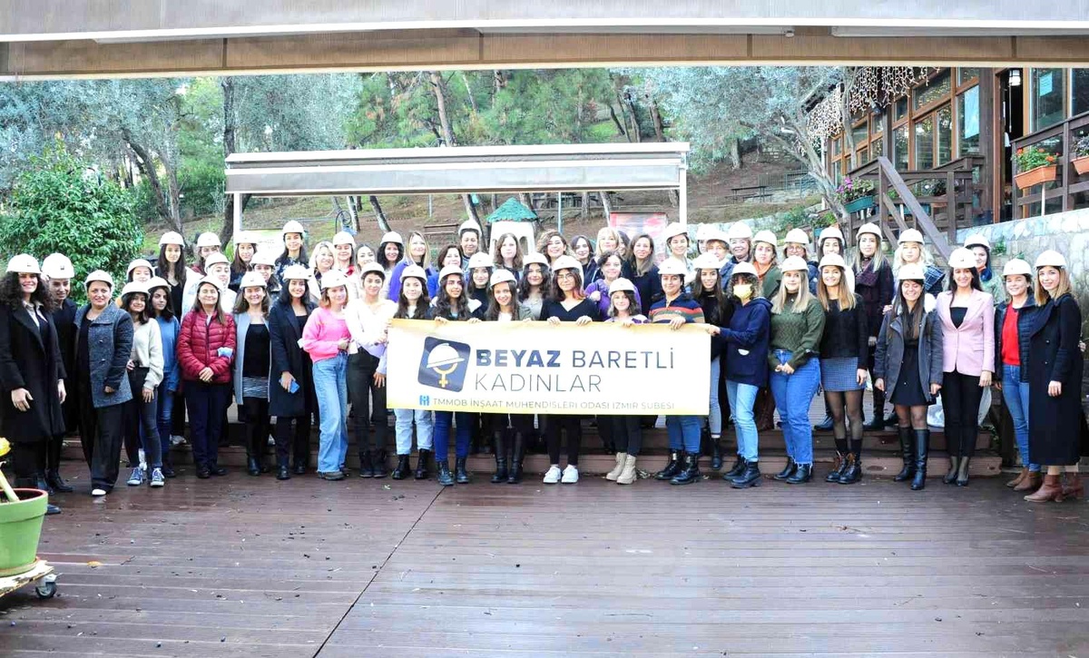 \'Beyaz Baretli Kadınlar\' sahaya çıkıyor