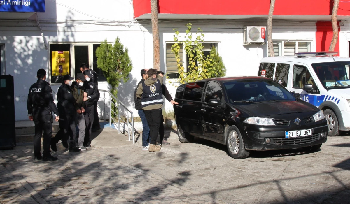 Diyarbakır\'da bedensel engelli kişinin motosikletini çalan 2 zanlı tutuklandı