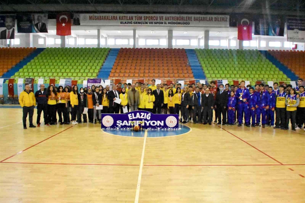 Elazığ\'da Gençler A Basketbol Müsabakaları sona erdi