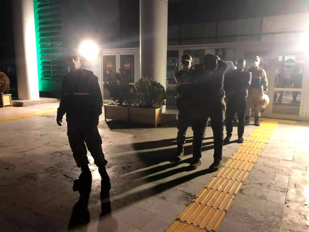 Elazığ\'da kablo çalan hırsızlar tutuklandı