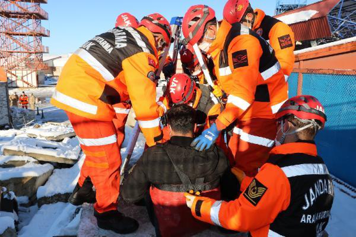 Erzurum\'da JÖAK ve JAK\'tan deprem tatbikatı