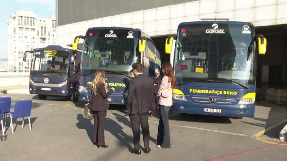 Fenerbahçe Kulübü, ulaşım sponsorunun hazırladığı otobüsleri teslim aldı