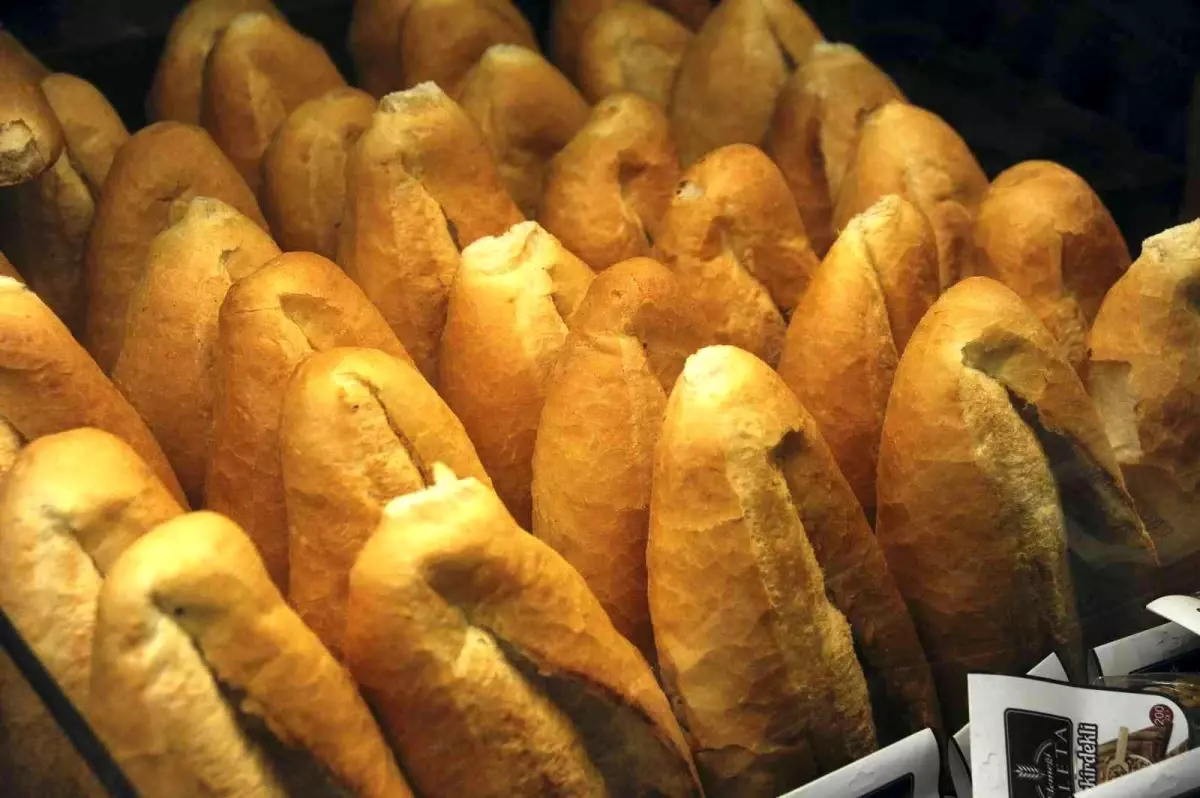 Fırıncıların kafası karışık, İstanbul'da ekmek fiyatları değişiklik gösteriyor- 'Bazı fırınlar kendileri fiyat belirliyor'