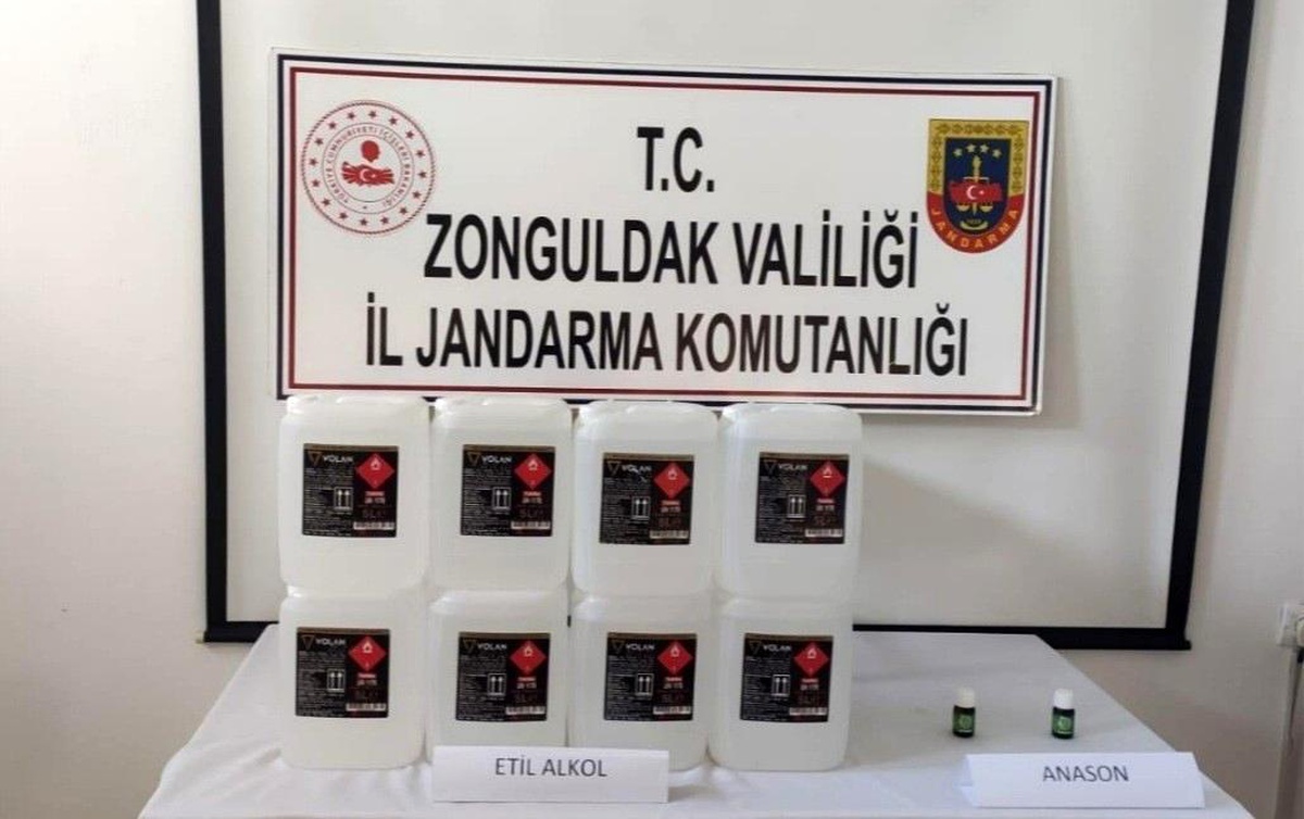 Son dakika 3. sayfa: Jandarma\'ya 40 litre etil alkol ve anasonla yakalandı