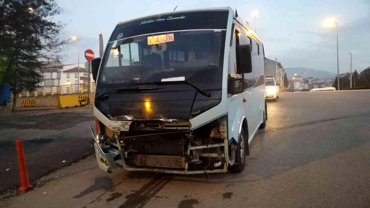 Son dakika: Karabük\'te iki trafik kazası: 4 yaralı