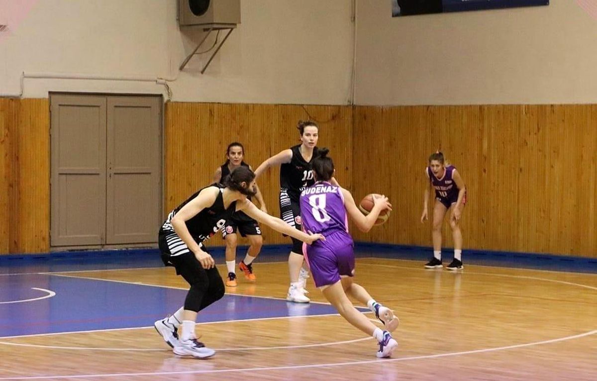 Kepez\'in kızları galip döndü