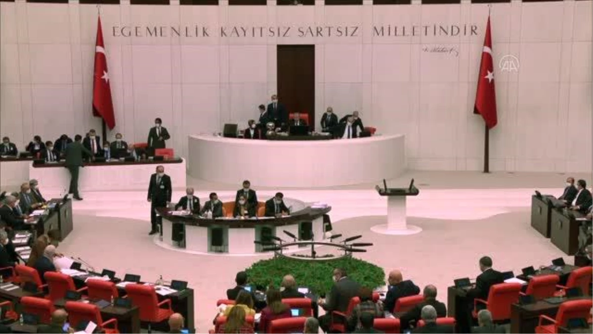 Son Dakika | Oktay: "Bize örnek olarak gösterdiğiniz o ülkelerin hiçbirinde cumhurbaşkanı mecliste bütçe sunmaz"