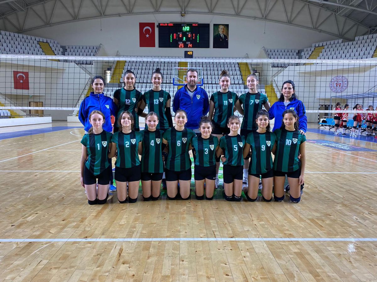 Küçük Kızlarımız 2\'de 2 yaptı