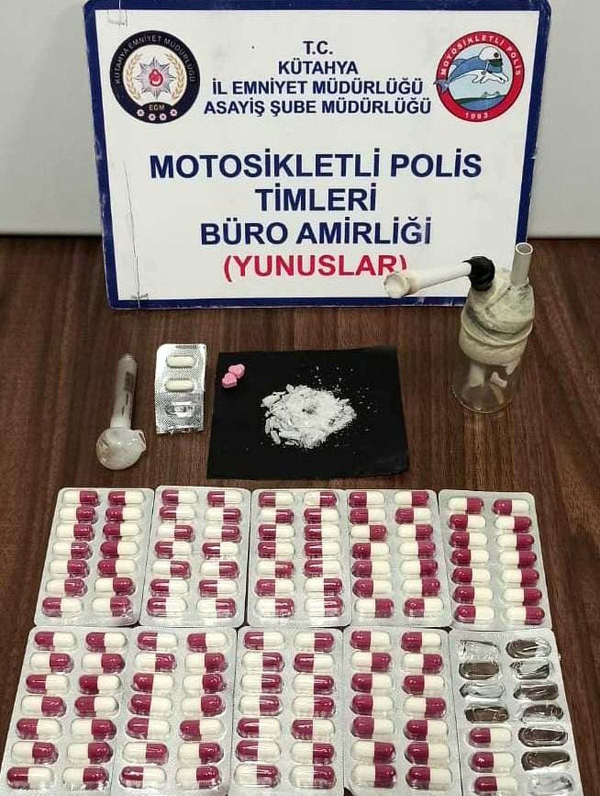 Kütahya\'da bir araçta uyuşturucu ele geçirildi