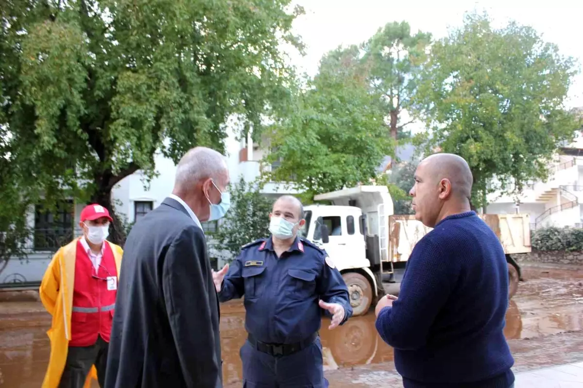 Marmaris Kaymakamı Aksoy, selzedeleri yalnız bırakmadı