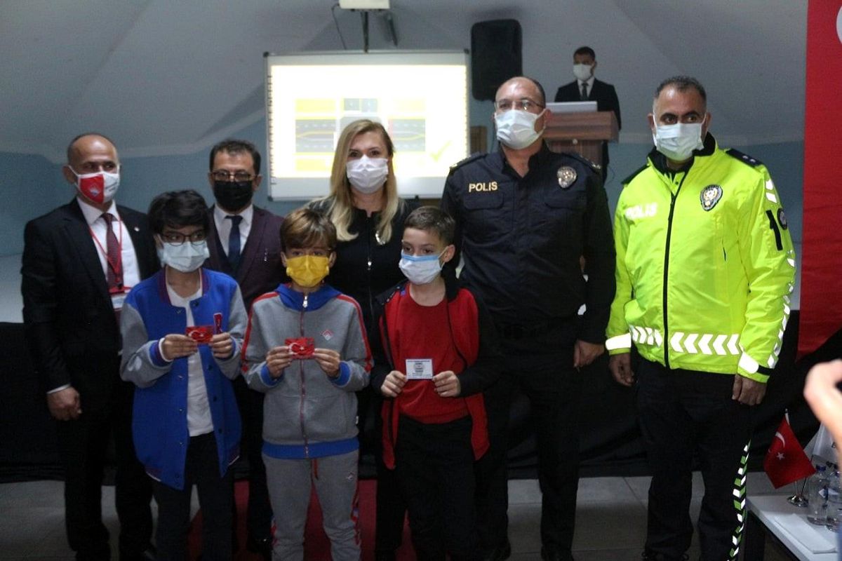 Öğrencilere trafik güvenliği eğitimi verildi