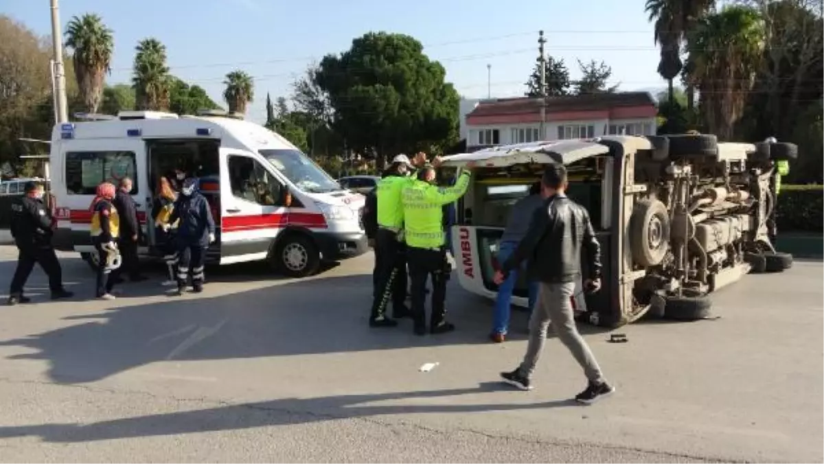 Son dakika haber | OSMANİYE\'DE YARALI TAŞIYAN AMBULANS DEVRİLDİ; 3\'Ü SAĞLIK ÇALIŞANI 4 YARALI