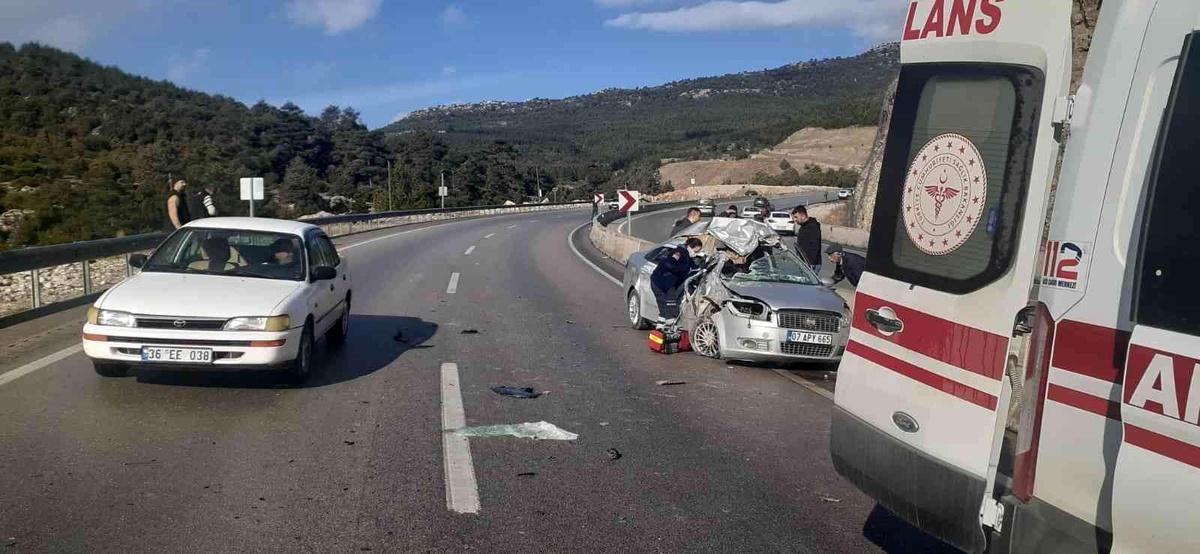 Son dakika haber! Otomobil tıra arkadan çarptı: 1 Ölü