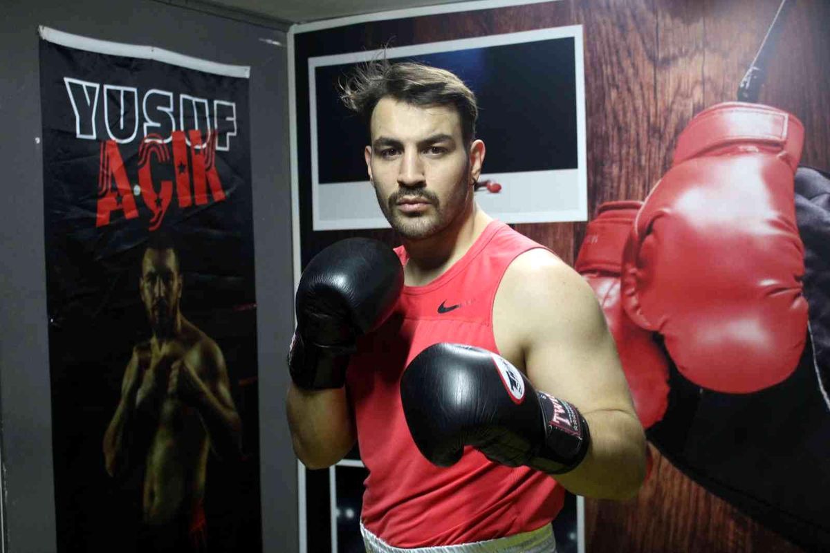 Şampiyon kick boks sporcusu Ukrayna için gün sayıyor