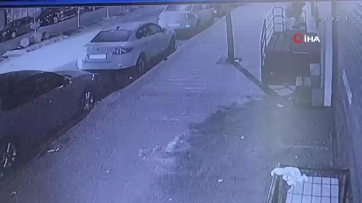 Son Dakika | Seyir halindeki otomobile silahlı saldırı kamerada: 1 ölü