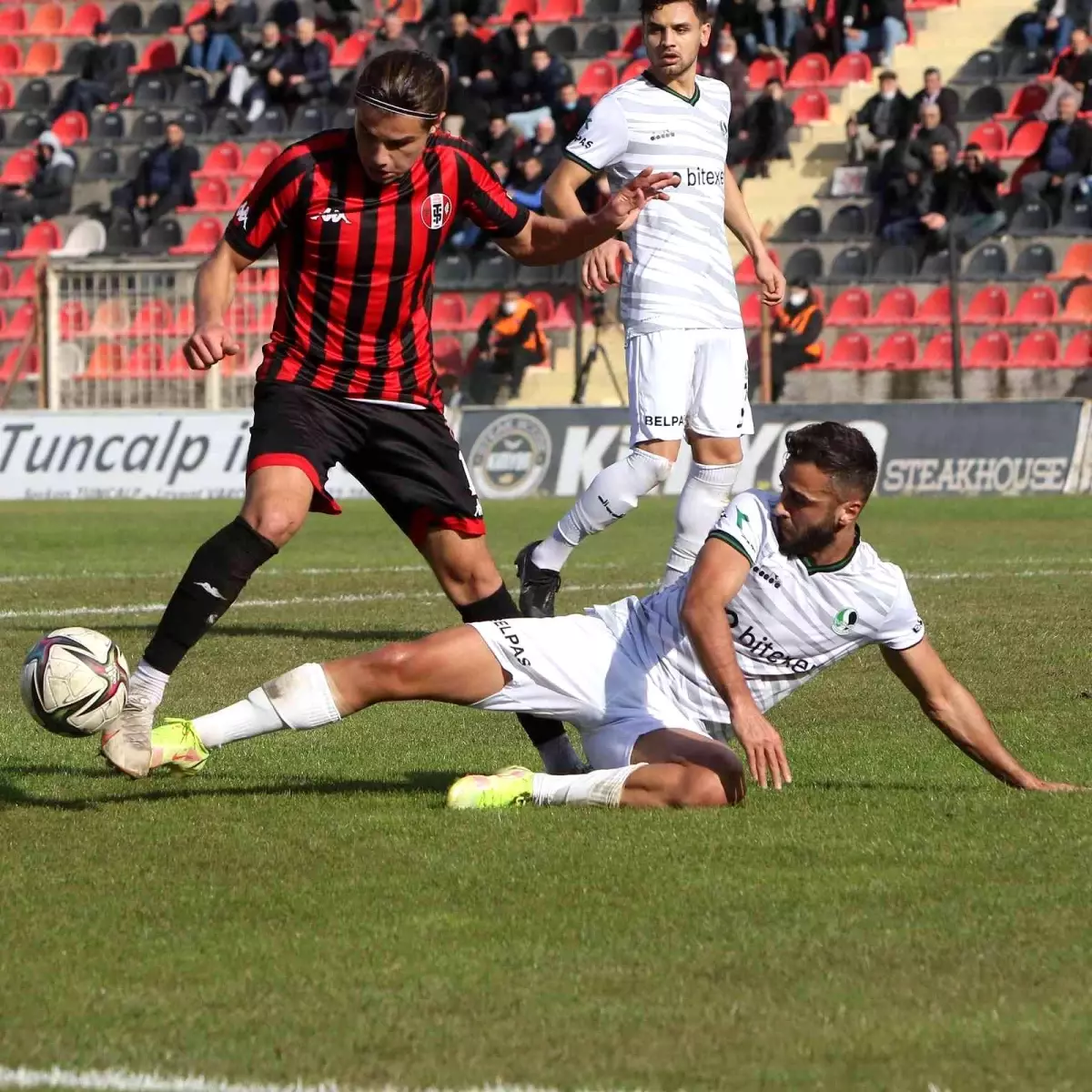 TFF 2. Lig: Turgutluspor: 0 Sakaryaspor: 0