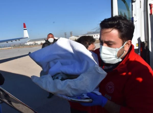 Son dakika haberleri! Ambulans uçak, kalp yetmezliği olan 1 haftalık bebek için havalandı