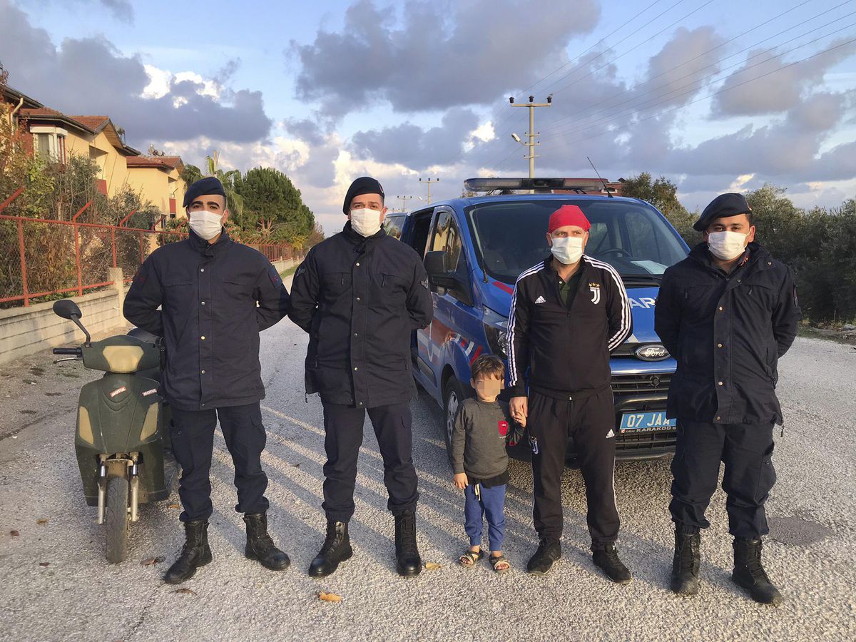 Antalya\'da kaybolan 3 yaşındaki çocuğu jandarma ekipleri buldu